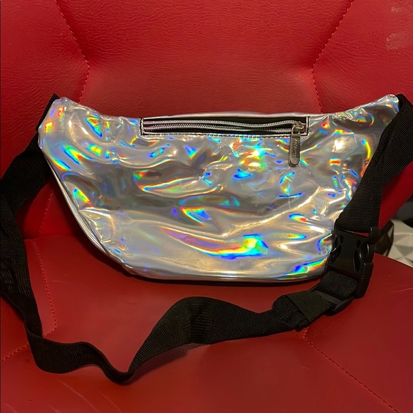 Holographic Silver Fanny Pack - Picture 3 of 6